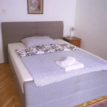 Apartment Anna Vysehrad *
